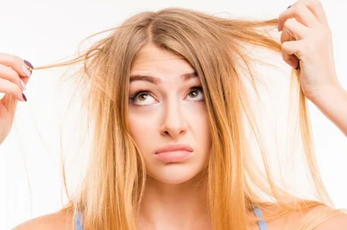 Tips Ampuh Atasi Rambut Rusak dan Kenali Penyebabnya