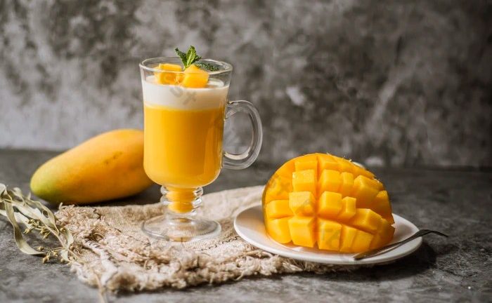 Green Smoothie Bayam dan Mangga