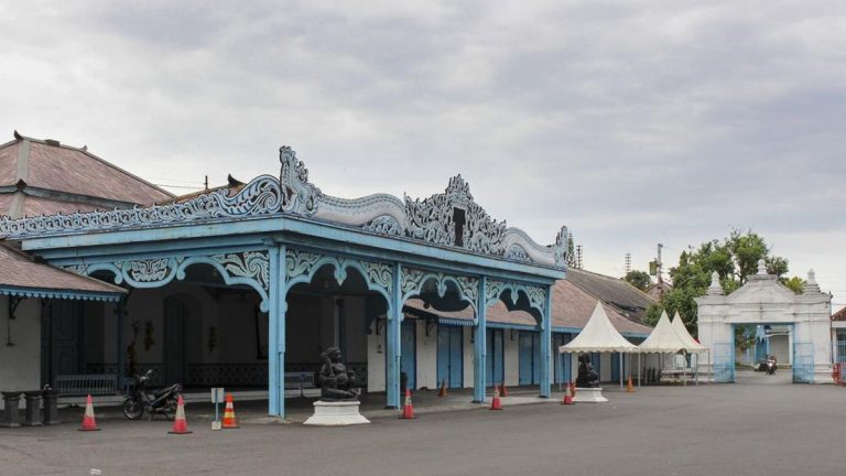 Dualisme Keraton Surakarta dengan Dua Raja Pakubowono XIV