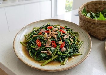 Resep Tumis Daun Ubi Sederhana dengan Bawang dan Cabai Nikmat Disajikan dengan Nasi Hangat