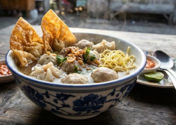 Resep Kuah Bakwan Malang dengan Tulangan Ayam, Lezat dan Menyegarkan